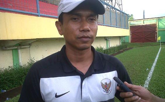 10 Pemain Legenda Sepakbola Indonesia.