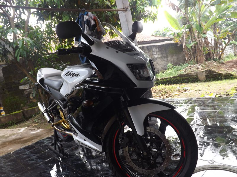 Kawasaki Ninja RR 150 new SE White good condition