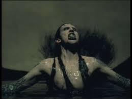 Video klip kontroversial milik Marilyn manson 