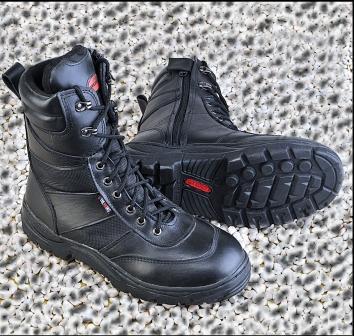 Sepatu Gunung Trekking