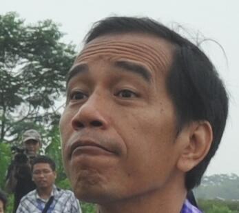 EKSPRESI WAJAH JOKOWI SAAT DI FOTO