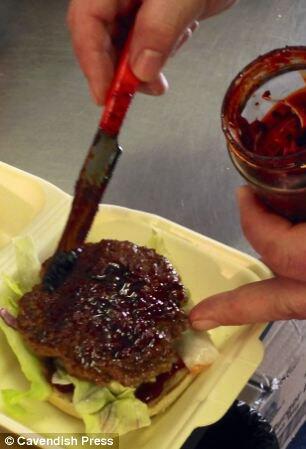 Burger super pedas ini bikin 5 orang masuk RS