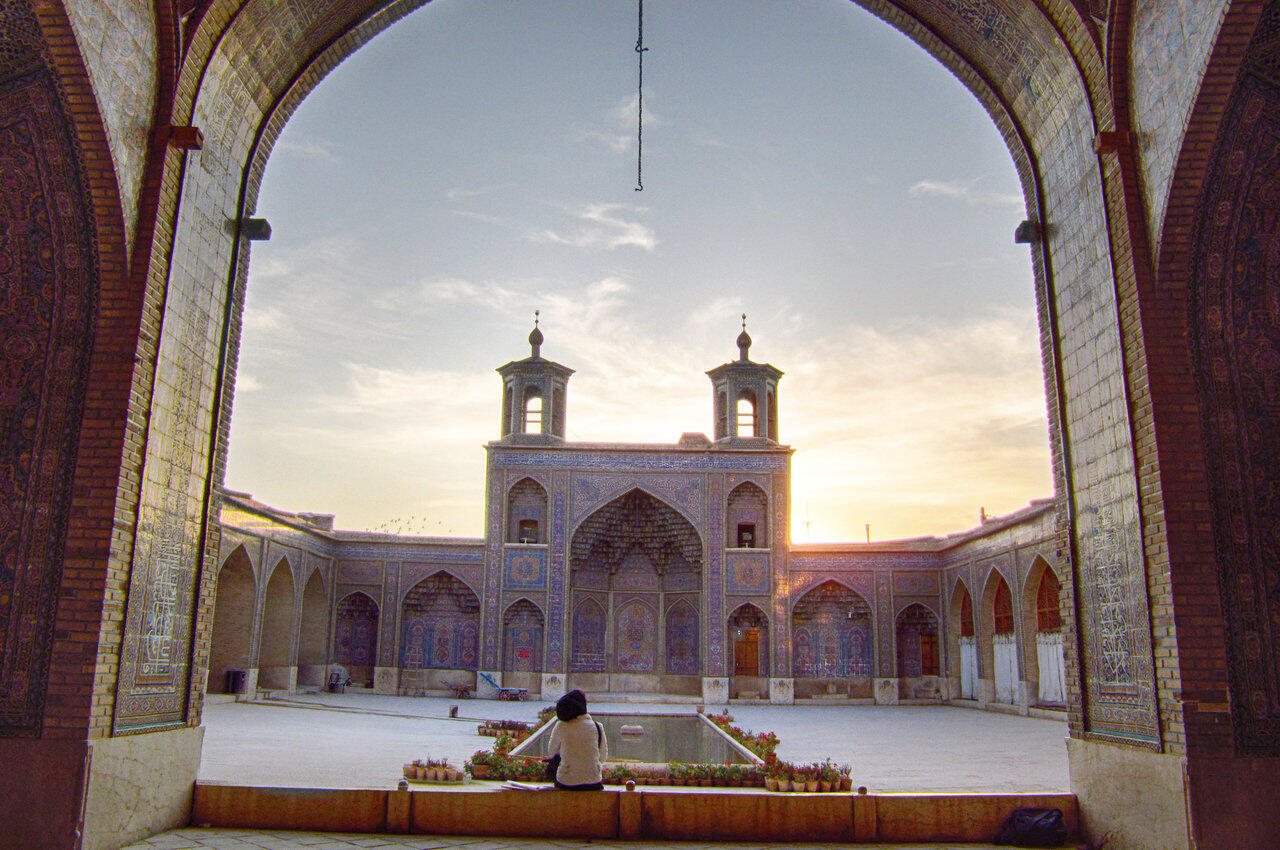 Mengintip Keindahan Masjid &quot;Pink&quot; Al-Mulk