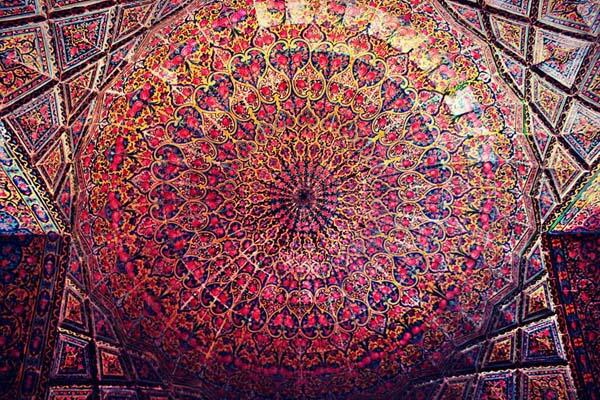 Mengintip Keindahan Masjid &quot;Pink&quot; Al-Mulk