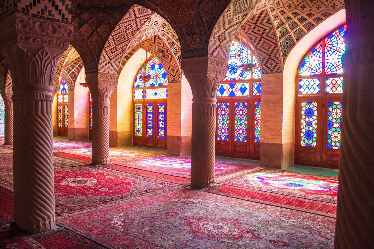 Mengintip Keindahan Masjid &quot;Pink&quot; Al-Mulk