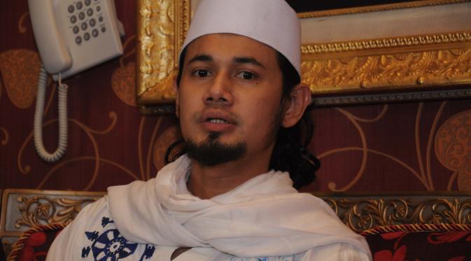 Pengen banget gue sodomi ustadz guntur bumi pakek knalpot panas.