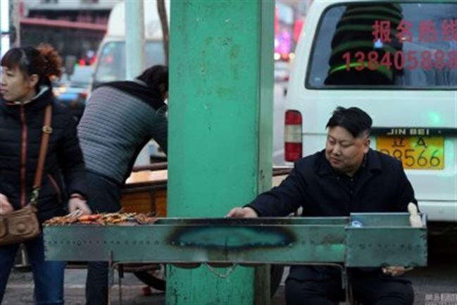 Kim Jong-un Ditendang dari Korut, sekarang buka lapak K5 di China, Jual Sate 