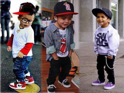 anak kecil bergaya skater