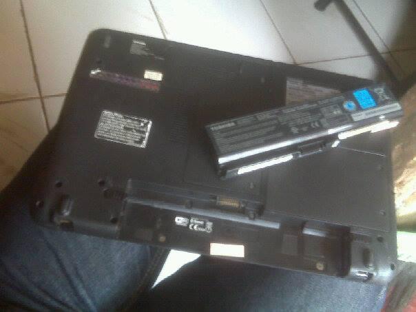 Jual cepat Laptop Toshiba Satelite L645D Quadcore AMD Mulus + Lengkap