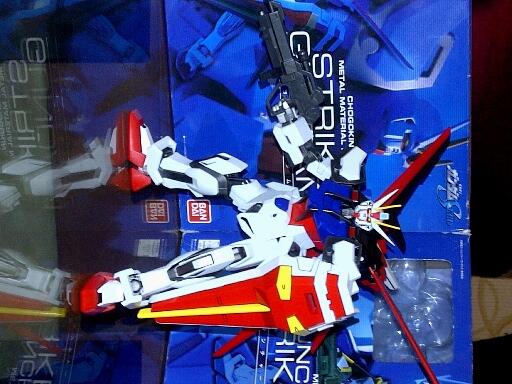 Bandai Chogokin Strike Gundam Metal material