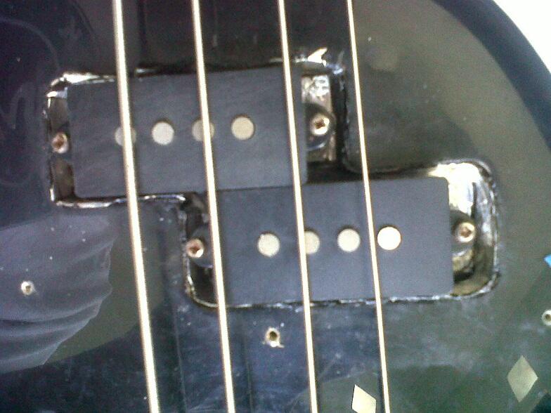 Fender Precision Bass - Jual Cepat B.U.