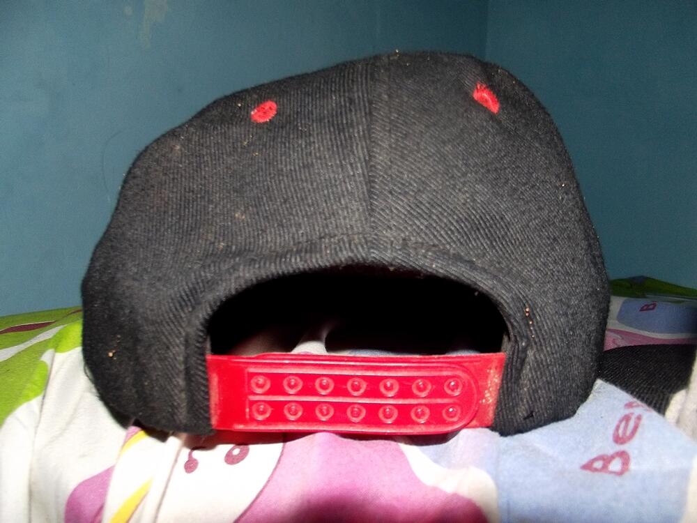 Perbedaan Snapback kw sama replika