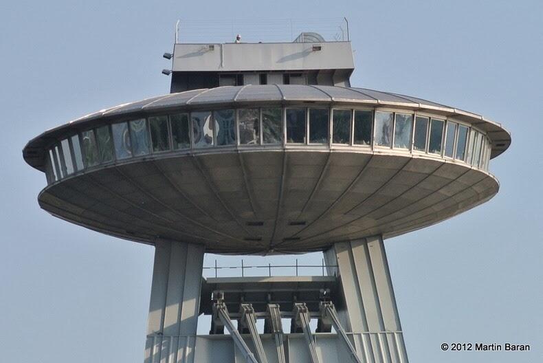 &#91;PIC&#93; Unik Nih Gan, Ternyata Ada Jembatan UFO Lho di Slovakia