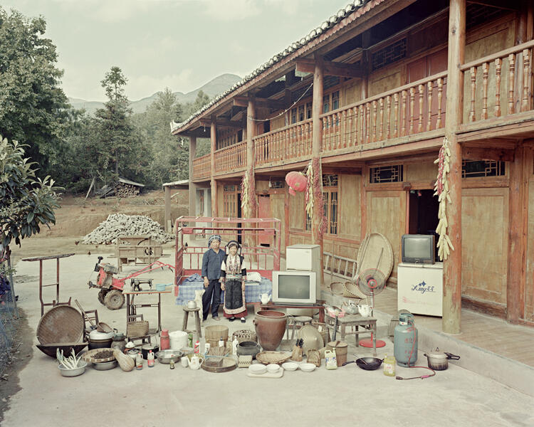 Foto Keluarga dan Harta Benda Yang Mereka Miliki&#91;Mantap Gans&#93;