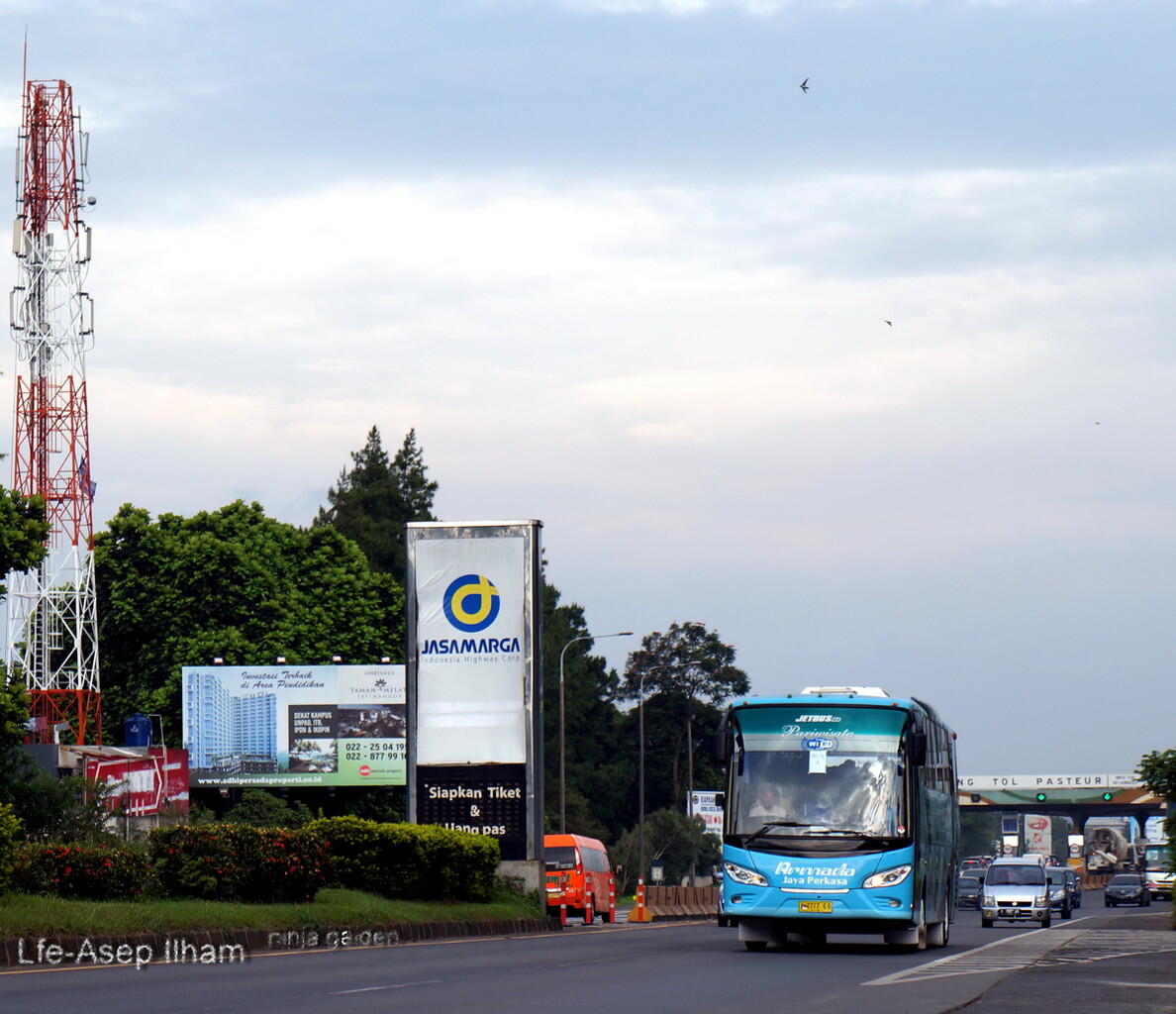 VARIAN JETBUS ADI PUTRO
(Pecinta Bus atau Yang Ingin Tau Tentang Bus Masuk)(+Pict)