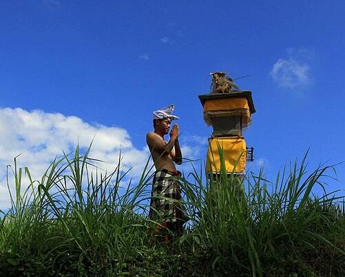 Benarkah Hindu Bali Berhala ?