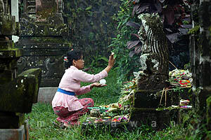 Benarkah Hindu Bali Berhala ?