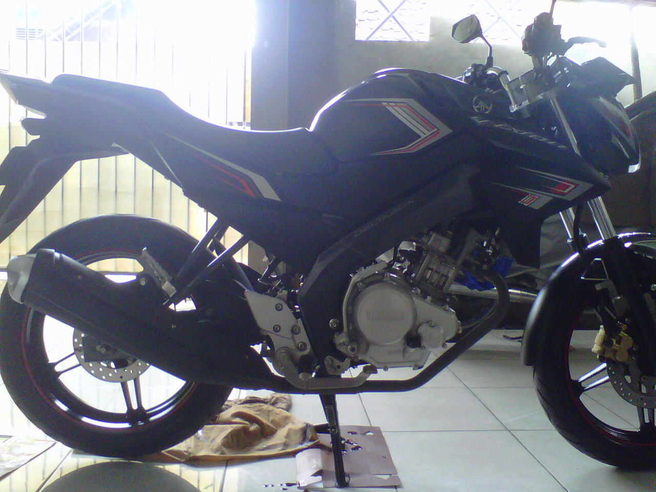 Vixion Lightning 2013 warna hitam plat L, Atas nama sendiri, Surabaya