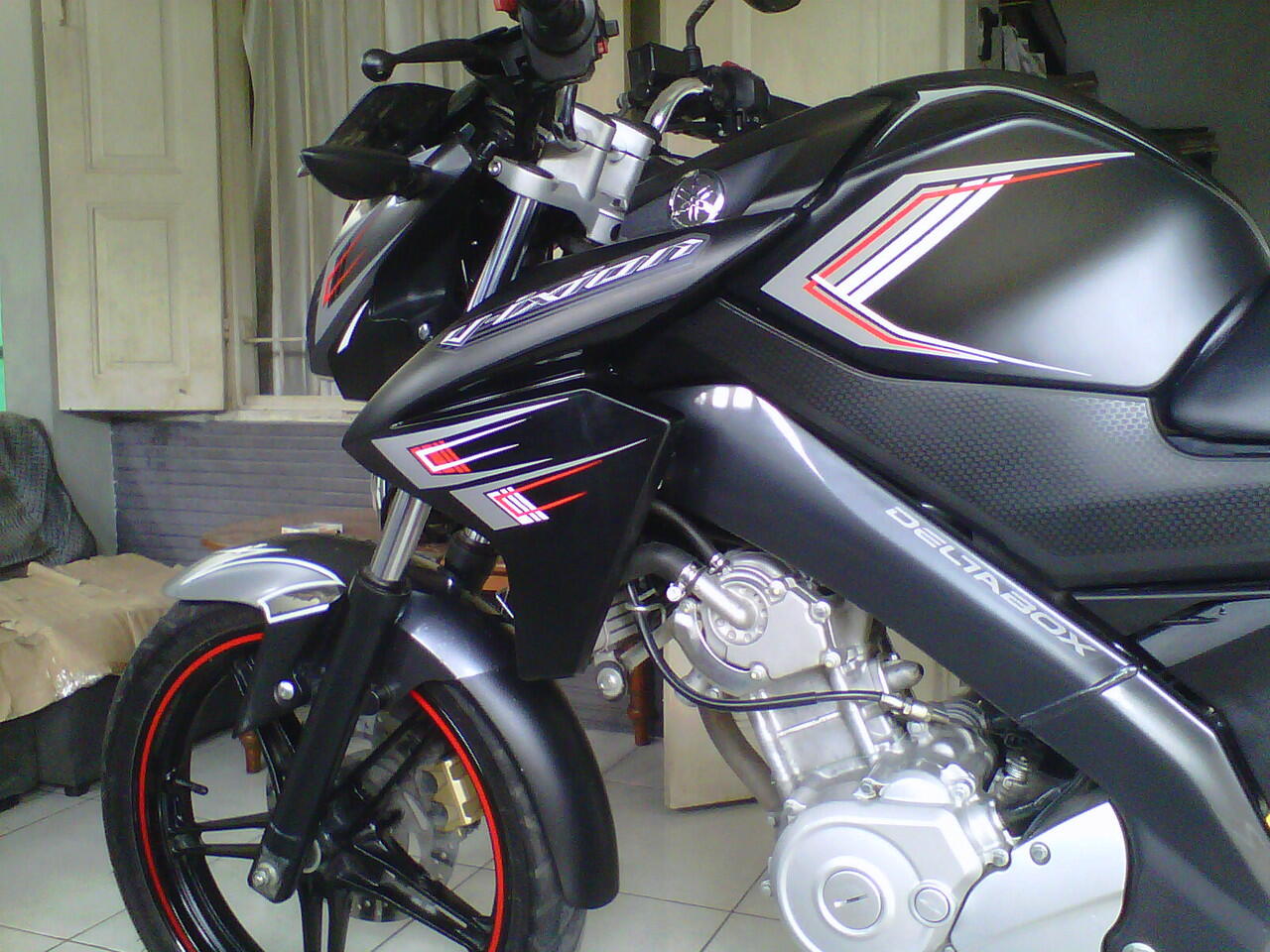 Vixion Lightning 2013 warna hitam plat L, Atas nama sendiri, Surabaya