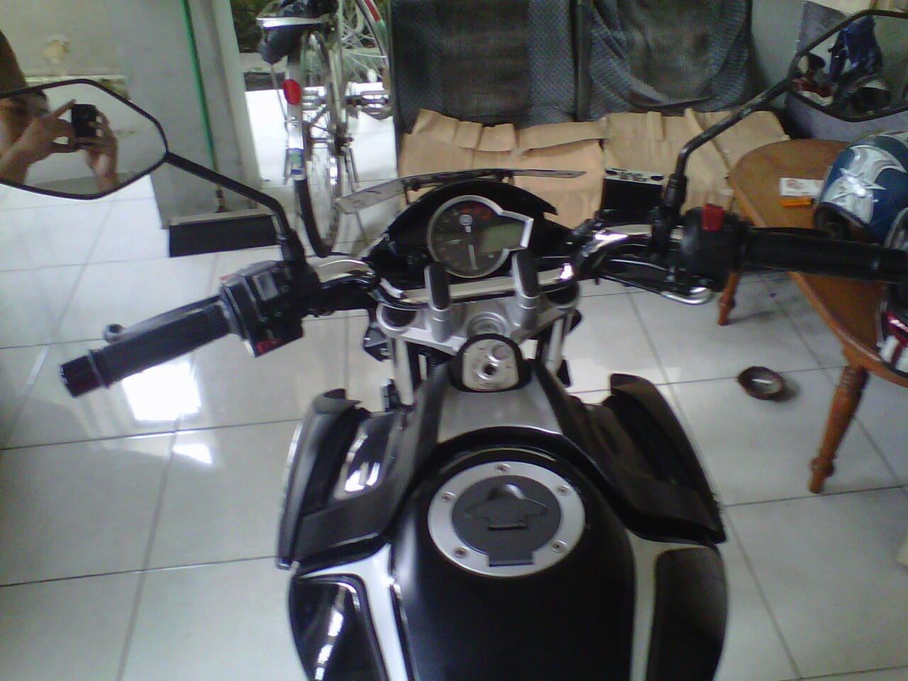 Vixion Lightning 2013 warna hitam plat L, Atas nama sendiri, Surabaya