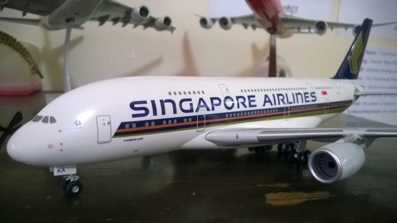 airplane model singapore airlines A380, hogan 1:200