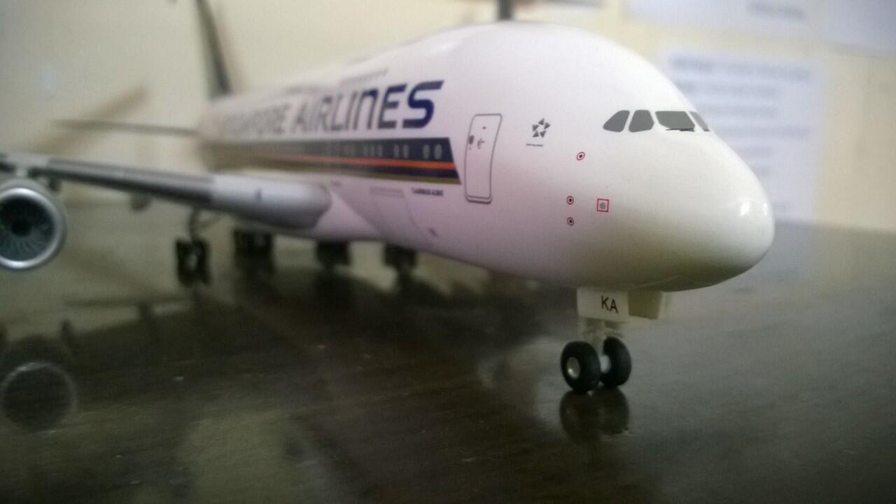 airplane model singapore airlines A380, hogan 1:200