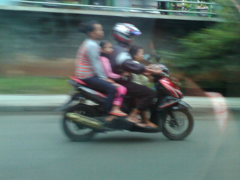 KE GOBLOKAN PENGGUNA MOTOR !!