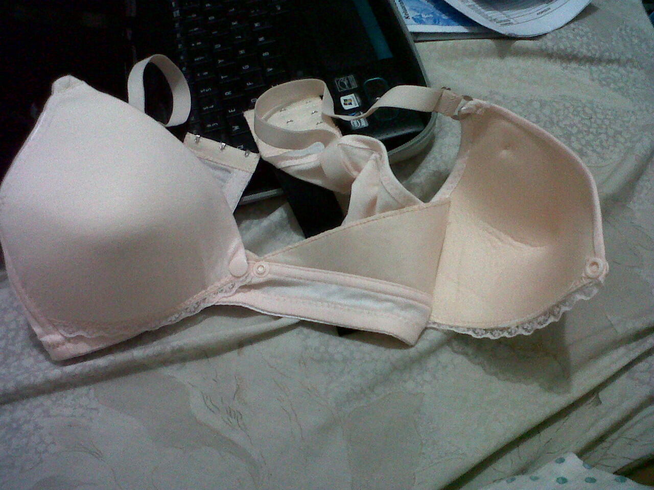 Nursing Bra/BH menyusui Murah Kancing tengah dan Pakai busa Merk Tally