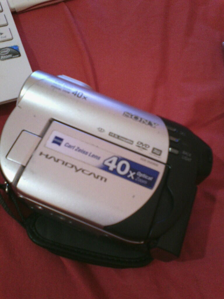 Dijual Handycam Sony DCR DVD608 Carl Zeiss 40x Optical Zoom HANDYCAM+CHARGER. COD MLG