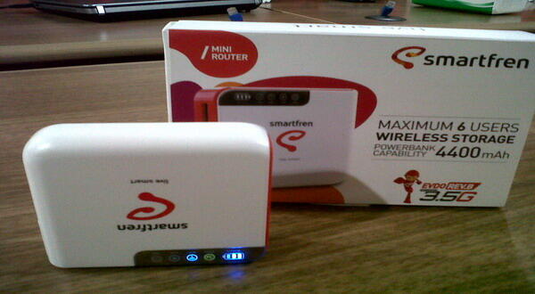 Inilah Modem Plus Power Bank Besutan Smartfren
