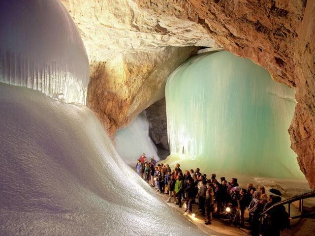 Amazing, Inilah Foto-foto Terindah Dari Berbagai Gua Es di Dunia