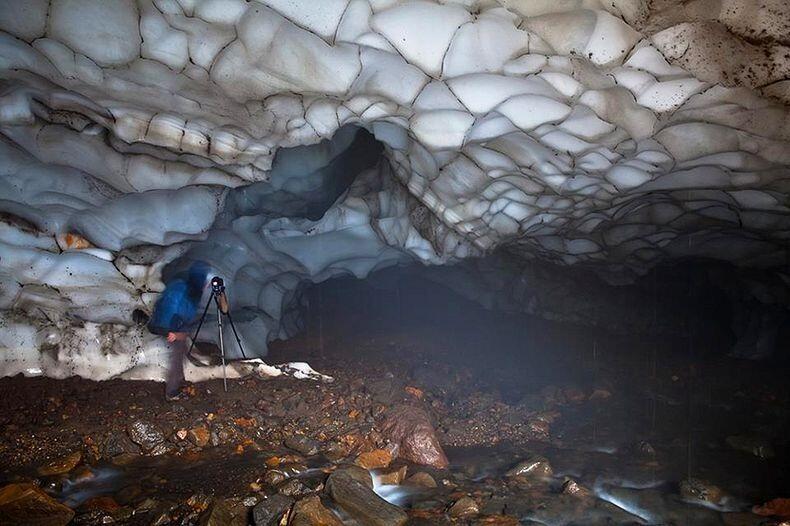 Amazing, Inilah Foto-foto Terindah Dari Berbagai Gua Es di Dunia