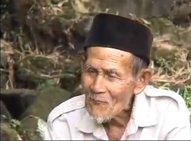 Kakek Penjual Sapu Lidi,,miris banget tapi saluuuuut.