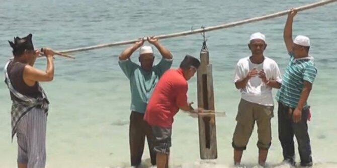 Ini Video Raja Dukun Ibrahim Mat Zin Panggil Arwah MH370 di Laut