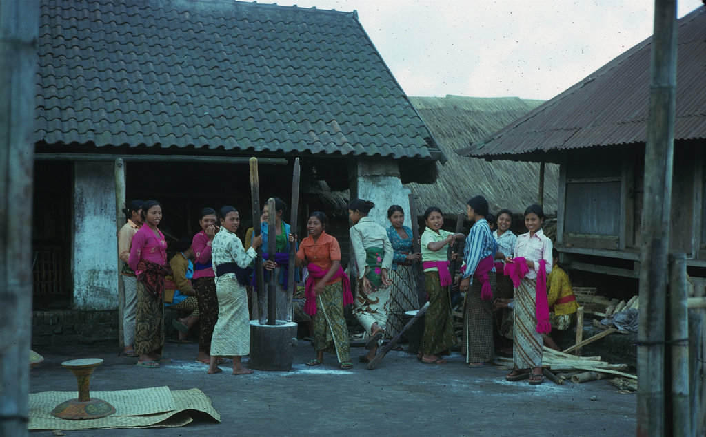 Keindahan Foto-Foto Pulau Bali Tahun 70-an. MASUK! (FULL PICT+)