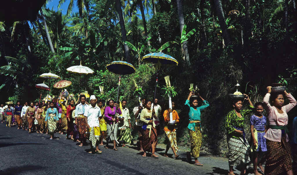 Keindahan Foto-Foto Pulau Bali Tahun 70-an. MASUK! (FULL PICT+)