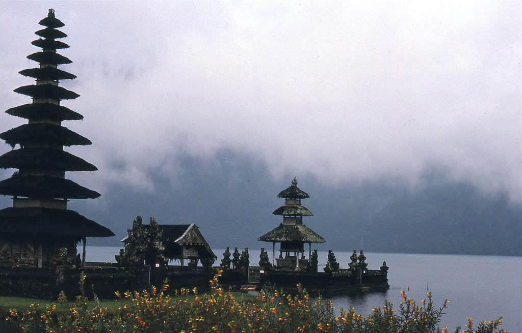 Keindahan Foto-Foto Pulau Bali Tahun 70-an. MASUK! (FULL PICT+)