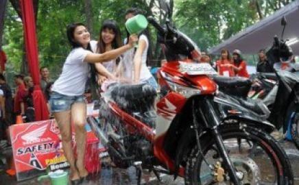 Beberapa Manfaat Dari Para Jones Yang Suka Doa Hujan