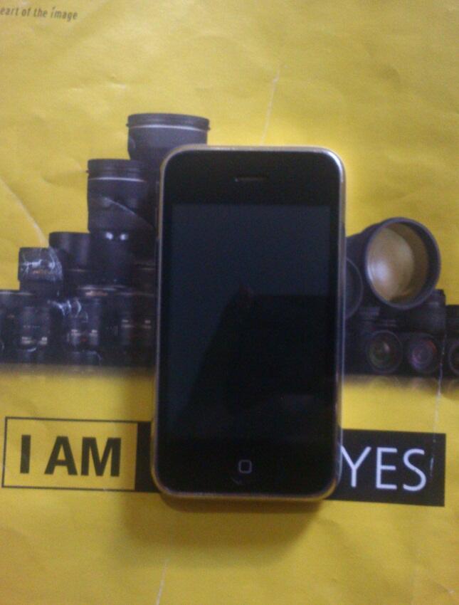 Terjual iPhone 3GS 16GB Murah aja lah gan, Butuh Dana 