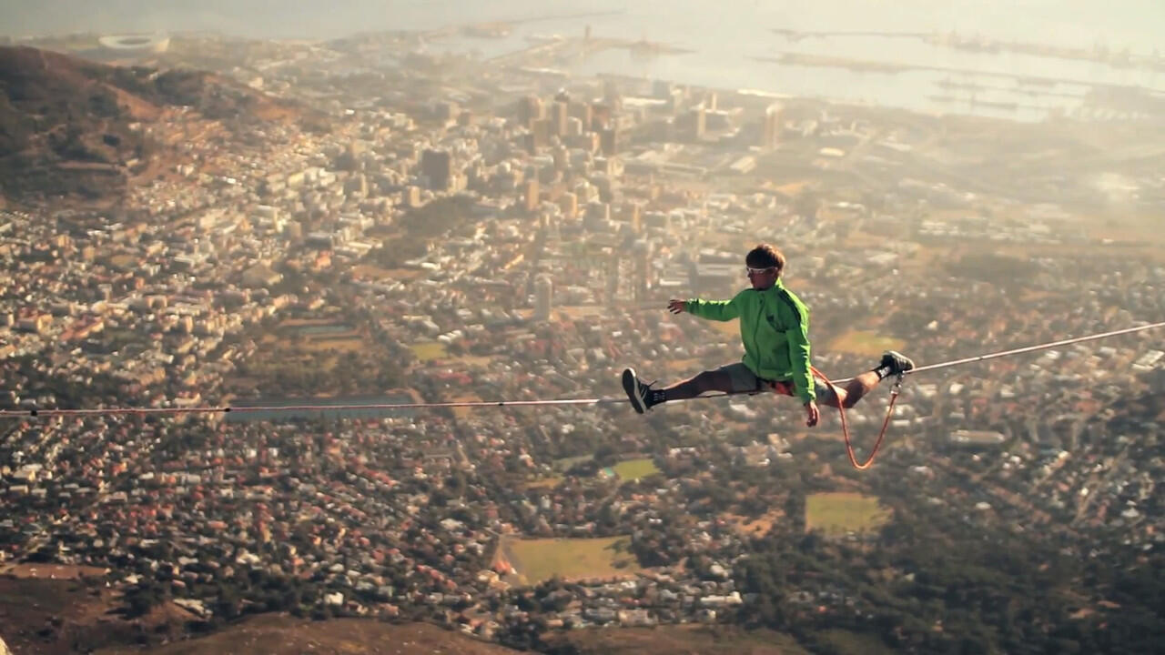 Mengenal Olahraga Slackline dan Trickline (T.O.P)