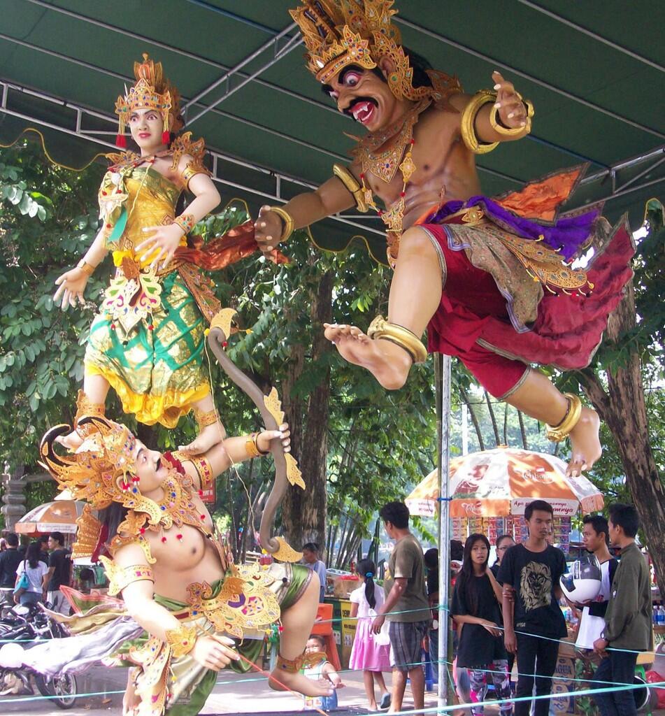 &#91;FULL PIC&#93; Jelang Nyepi, Warga Bali Arak Ogoh-ogoh Hari Ini - KEREN GAN !!!