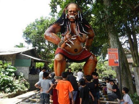 &#91;FULL PIC&#93; Jelang Nyepi, Warga Bali Arak Ogoh-ogoh Hari Ini - KEREN GAN !!!