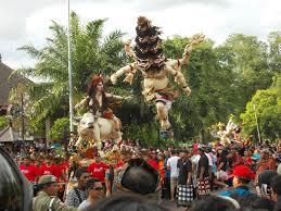&#91;FULL PIC&#93; Jelang Nyepi, Warga Bali Arak Ogoh-ogoh Hari Ini - KEREN GAN !!!