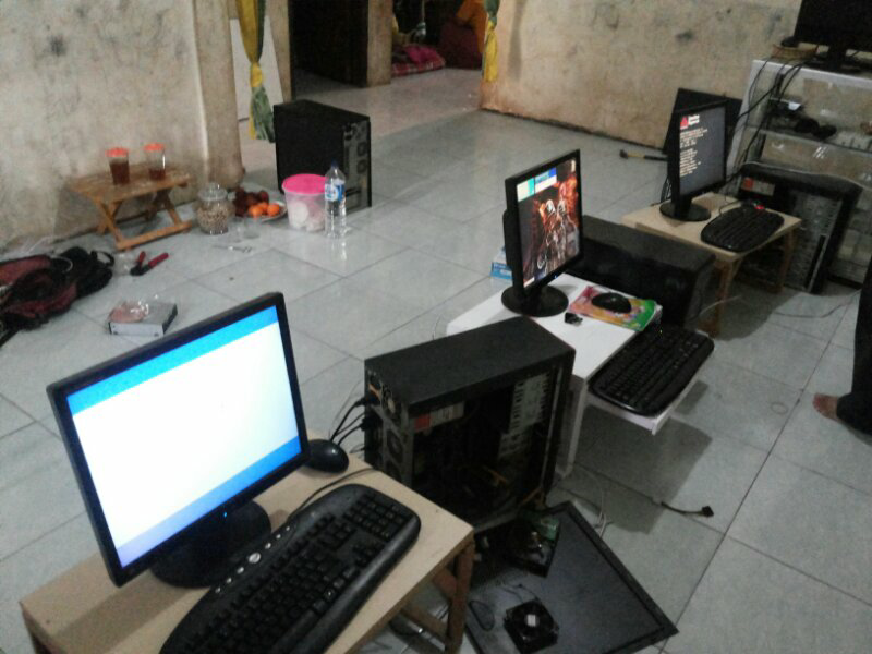 butuh investor kerjasama usaha bidang warnet dan accesosris hp lokasi gresik