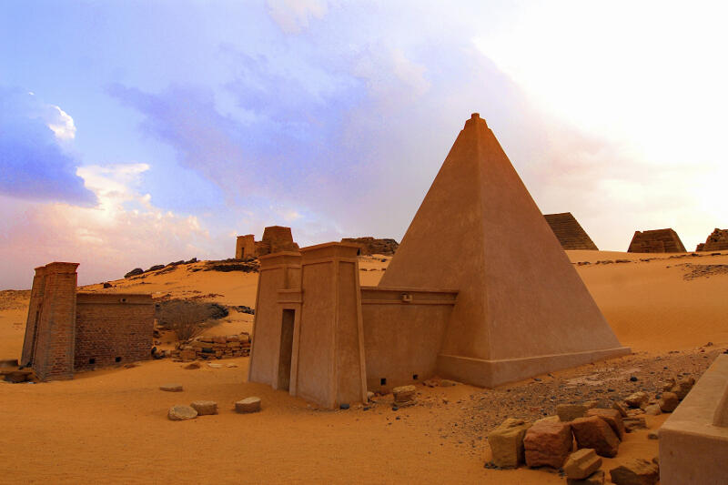 Taukah Anda, ternyata Piramida keren ini bukan di mesir ?