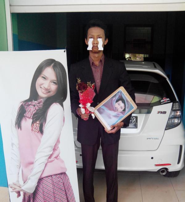 FOTO MESRA MELODY GAN SAMA PACARANYA