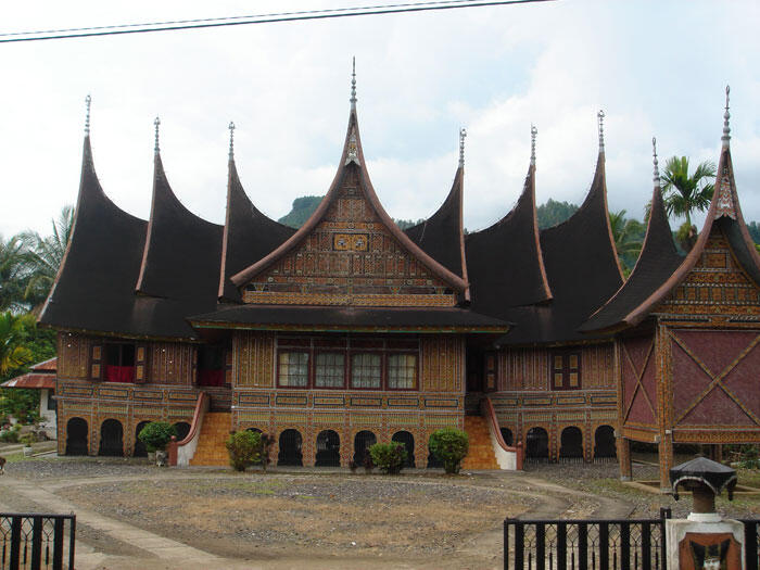 22 Rumah adat Ter Unik di Dunia