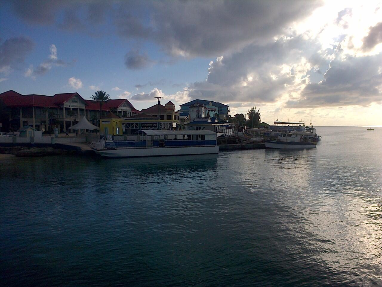 Menengok keindahan Cayman Islands (Kepulauan Cayman), negeri tanpa 'pajak' di Karibia