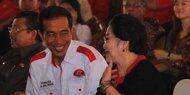 8 Jam ditunggu Jokowi tak datang, kader PDIP kesal banting meja.