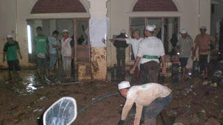 F P I " Sudah Seharusnya Orang Tahu "